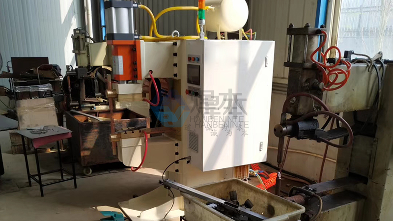 焊本濰坊調(diào)試中頻點(diǎn)焊機(jī)2