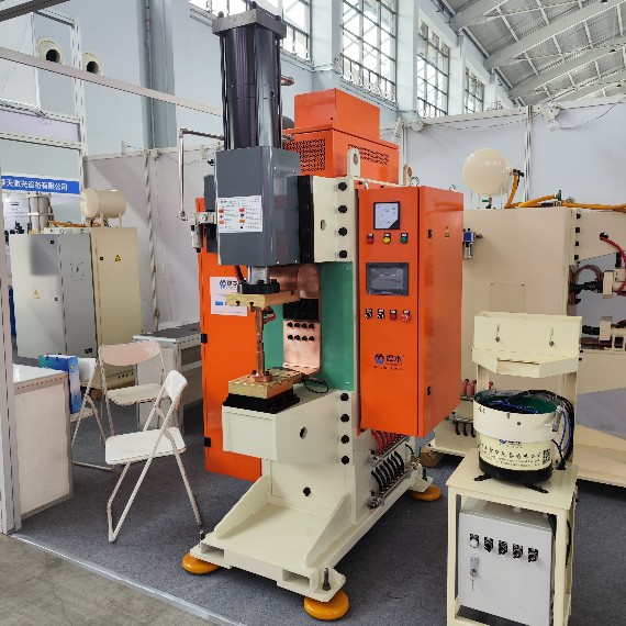 電容儲(chǔ)能式點(diǎn)焊機(jī)